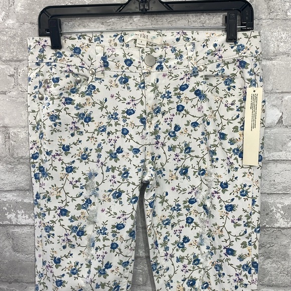 Love Fire Distressed Floral Skinny Jeans - Picture 2 of 7